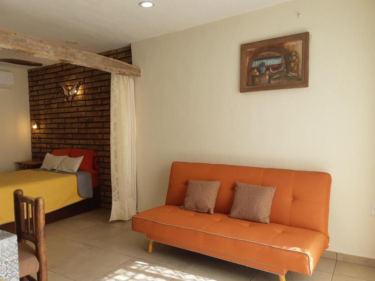Aguacate Suites Mazatlán Exterior foto
